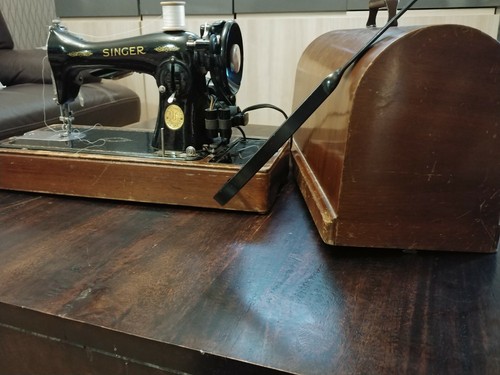 Machine coudre ancienne - a,