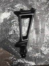 Support repose-pied passager droit Ducati d’origine – Neuf (réf. 82411801A)