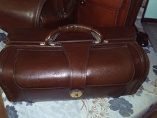 la sacoche du  docteur à domicile texier vieux cuir petit modèle