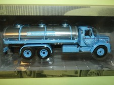 CAMION D'AUTREFOIS N°020