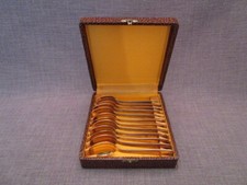12 cuillères a moka art-déco anciennes en métal doré en écrin