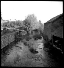 Paysage rural lavoir rivière