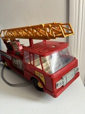vintage Joustra filoguidé camion de pompier en plastique Et Dessous Tôle