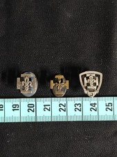 Lot 3 Insignes / Passants de