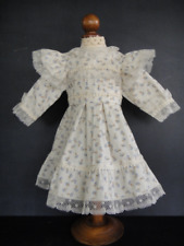 Robe en coton blanc à fleurs