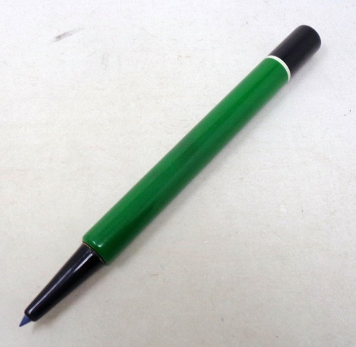 Superbe très grand crayon - et,