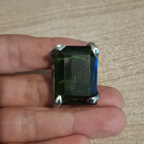 Bague massive pierre verte - ,