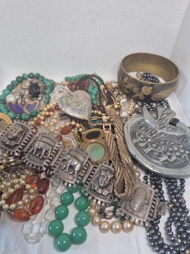 Beau gros lot bijoux - de,