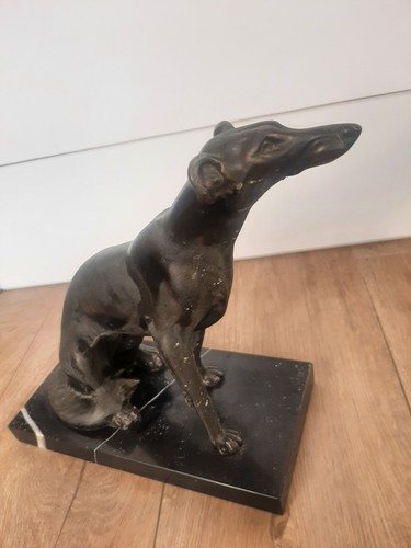 Statue chien regule et - en,