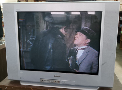 Sony trinitron crt tv - 32”,
