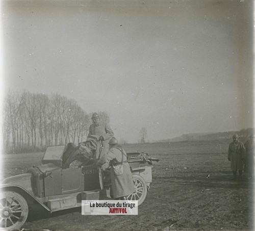 Soldats voiture guerre ww1 - guerre,