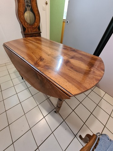 Table ronde noyer pieds - noyer,