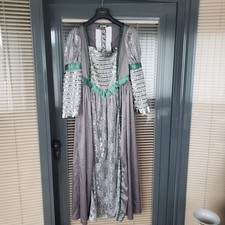 robe de marquise théatre