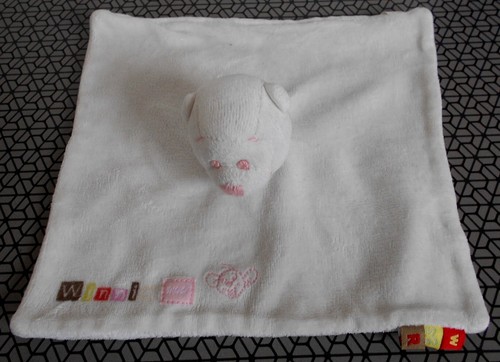 Doudou winnie ourson - winnie, l'ourson