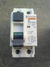 1 x interrupteur différentiel