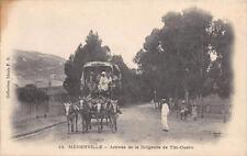 CPA ALGERIE MENERVILLE ARRIVEE DE LA DILIGENCE DE TIZI OUZOU (BEAU PLAN