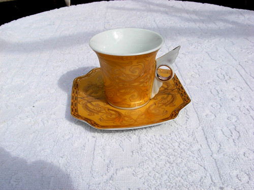 Belle tasse ancienne