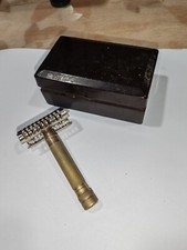 ANCIEN RASOIR LE COQ A CAGE COLLECTION Boîte Bakélite A Saisir 