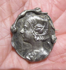 Ancienne Broche Argentée