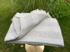 Grande couverture en laine de
