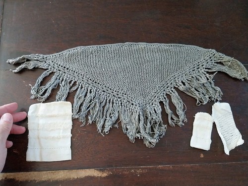 Poupee ancienne chale coiffe - poupee,
