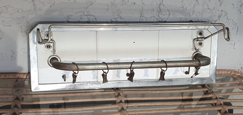 Ancien porte torchon mural