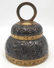 Ancienne cloche de portail en bronze patiné décors  animaliers et végétaux