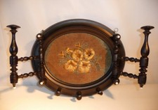 Porte chapeau mural ovale Napoléon III Bois noirci Tapisserie bouquet de fleurs