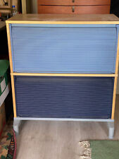 Meuble de rangement moderne IKEA en bois belle qualité avec rideaux roulants