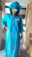 ensemble robe brodée et pagne