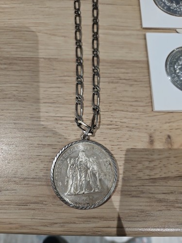 Collier pendentif pièce - , 50