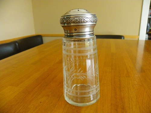 Saupoudreuse ancienne verre - en,