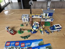 LEGO city Le poste de police des marais 60069