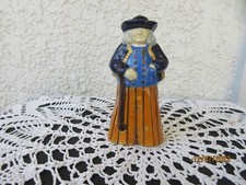 Statuette en faïence de Quimper signé HB Quimper A.G.