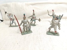 Figurines Plastiques - Moyen Age CRESCENT TOYS - Lot de 5 Figurines.