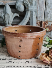 ANCIENNE FAISSELLE EGOUTTOIR