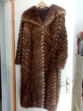 MANTEAU LONG  QUEUE DE VISON  ELEVAGE GRAND COL T42/ 44 + HOUSSE
