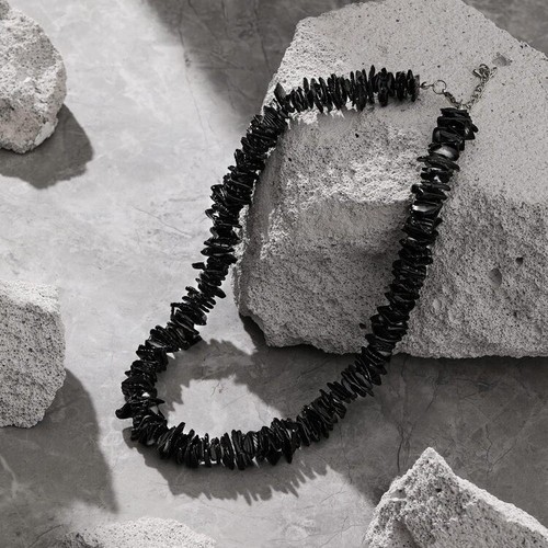 Black puka shell necklace - black,