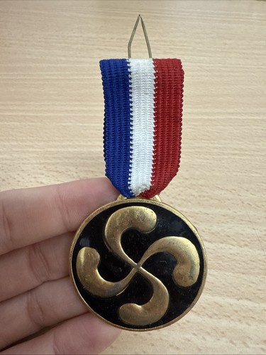 Médaille croix basque - croix,