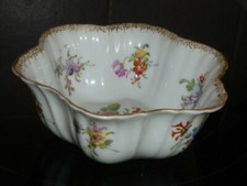 ANCIENNE COUPE EN PORCELAINE