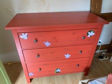 Commode rouge bois massif HEMNES 1m - 3 tiroirs.