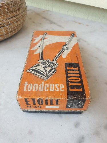 Ancienne tondeuse manuelle - tondeuse,