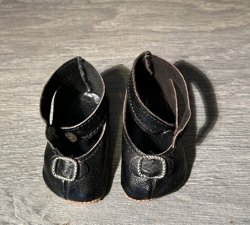 Chaussures anciennes poupée - chaussures,