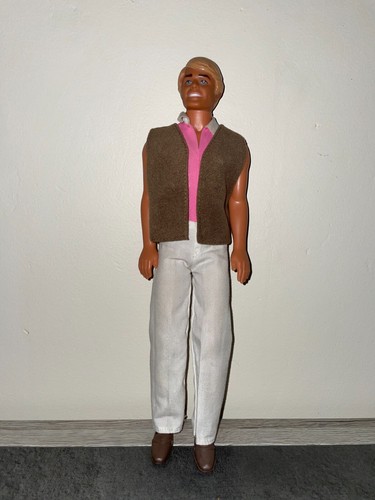 Poupée figurine de - /,
