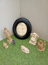 lot de Statue religieuse ancienne en plâtre encadrement verre bombe