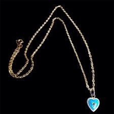 Ancien Pendentif Coeur émaillé  en argent et sa chaîne 50 cm