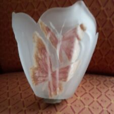   Tulipe Ancienne en verre blanc dépoli et émaillé.Art deco ?