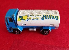 Camion  Majorette " Ford publicitaire Milky" échelle  1/100 n° 241-245