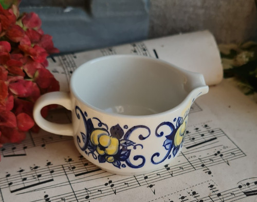 Ancienne tasse creme - tasse, a