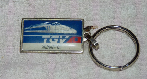B06 porte cles ancien metal - cles,